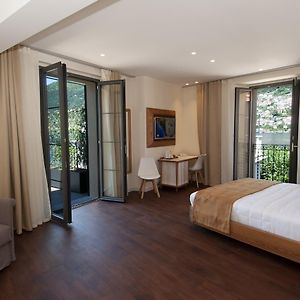 Camera con letto king size